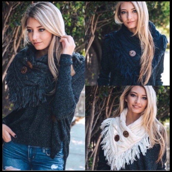 ⭐️SALE⭐️HOST PICK⭐️Infinity Scarf Grey or Ivory - Picture 2 of 7